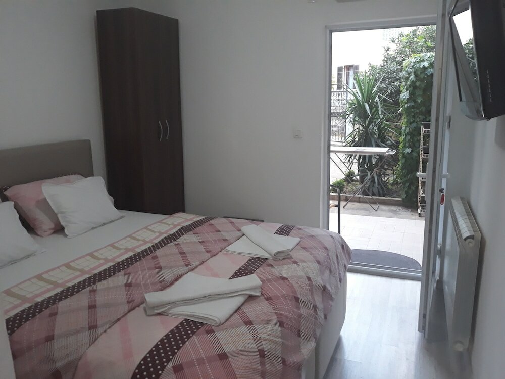 Фото Radovic apartments