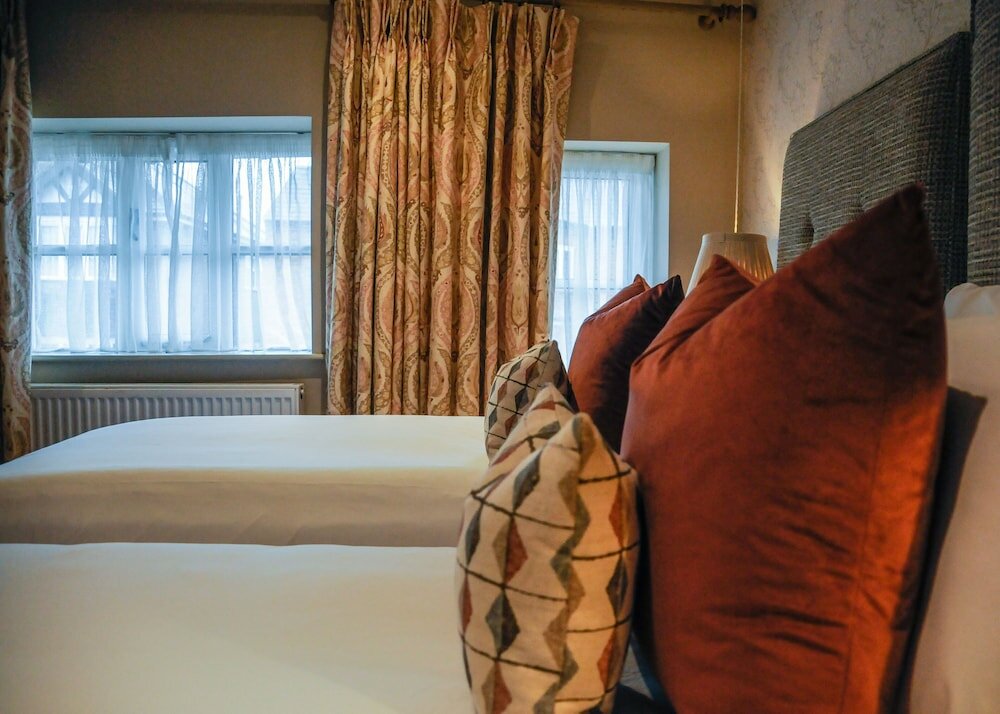 Фото The Lion at Malpas