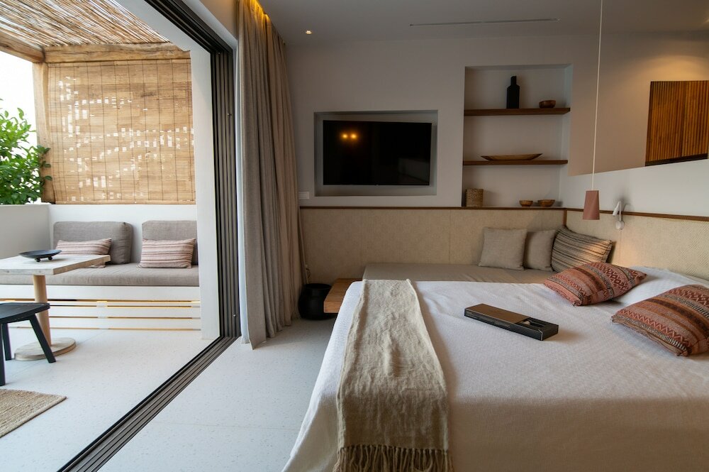 Фото Amethyst Selene Paleros