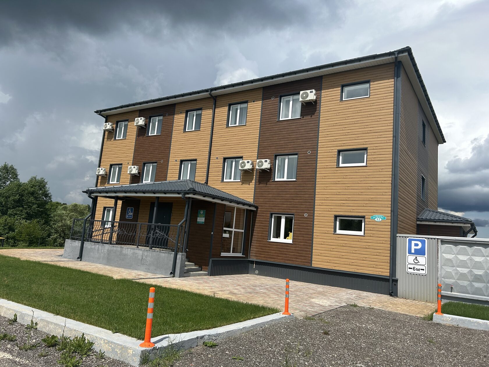 Фото отеля 1