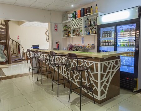 Фото Отель The Crest Lodge