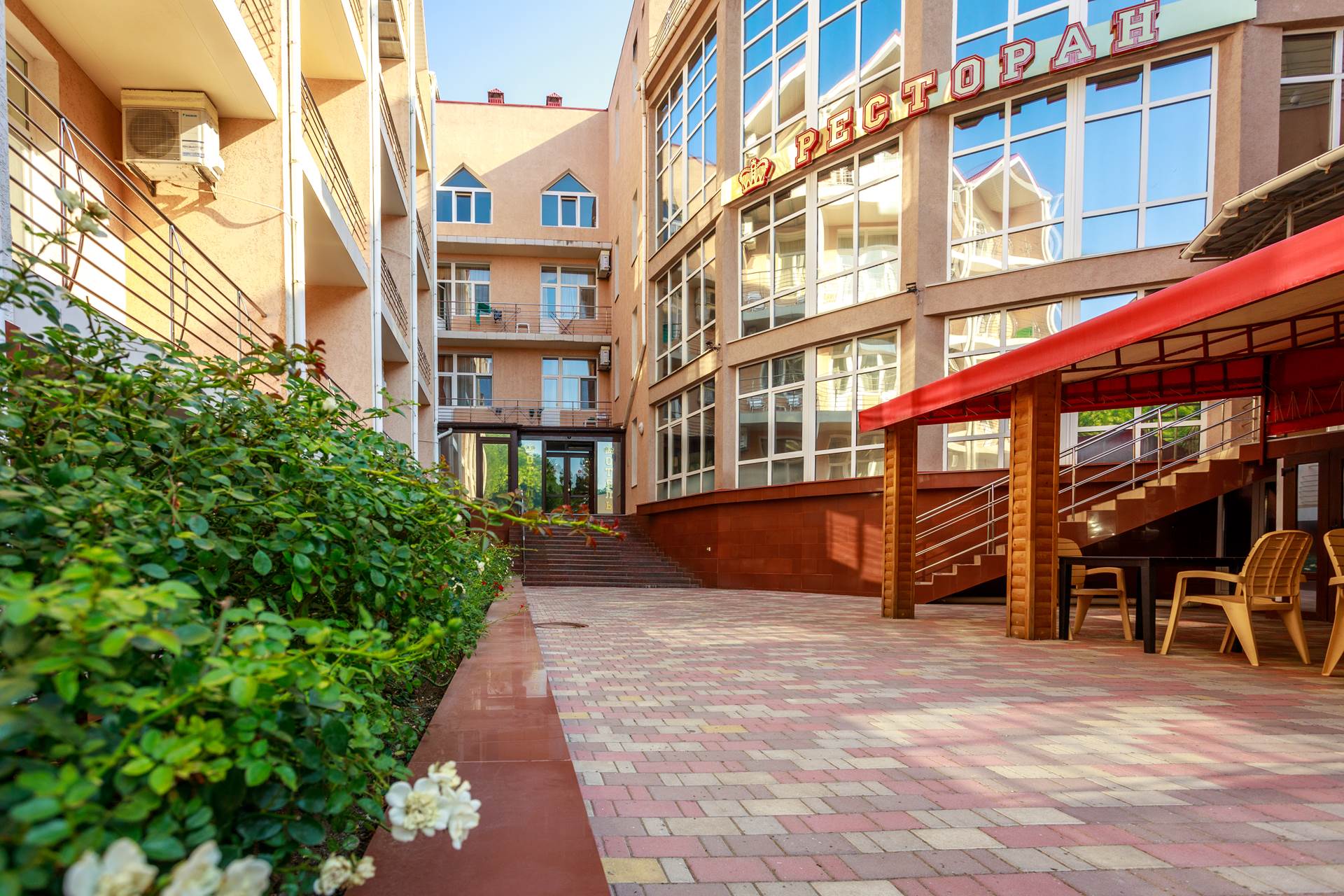 Фото отеля 1