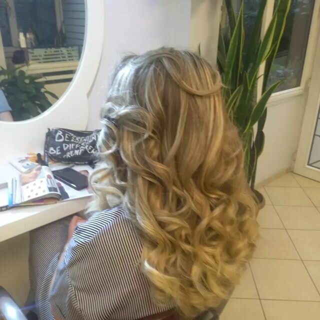 مصففو الشعر Sis Kuaför ، اسطنبول، صورة