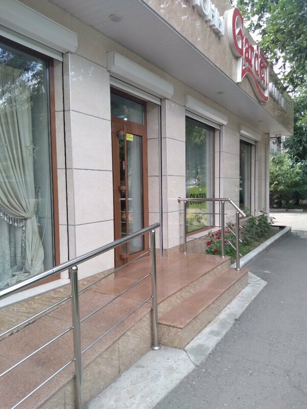 Бритни Спирс кеуделерін көрсетті