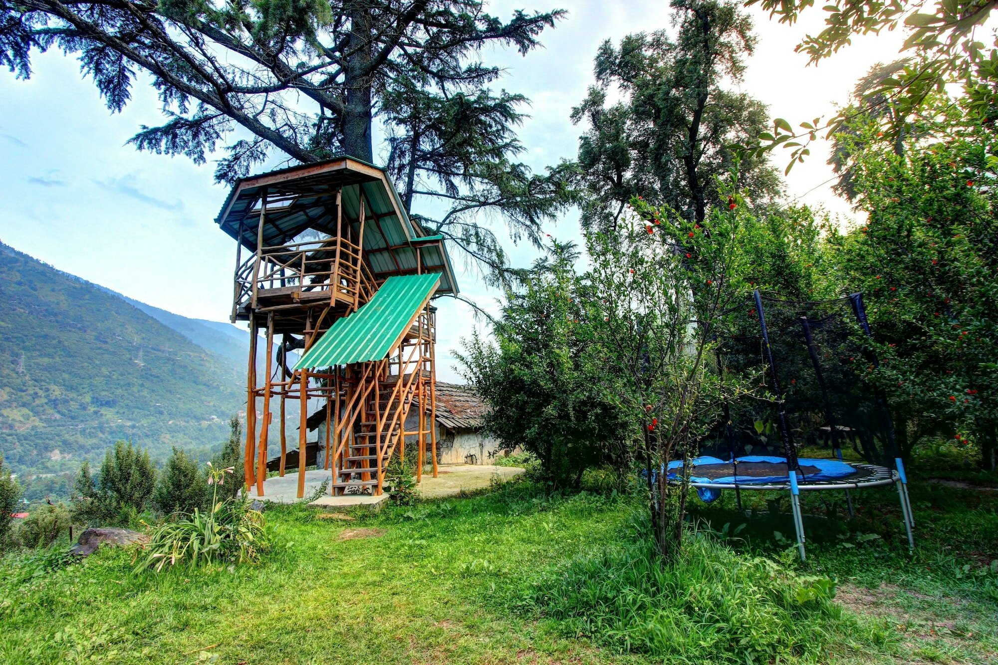 Фото Amã Stays & Trails Ramgarh Heritage Villa, Manali