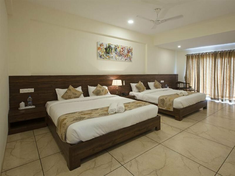 Фото отеля 2