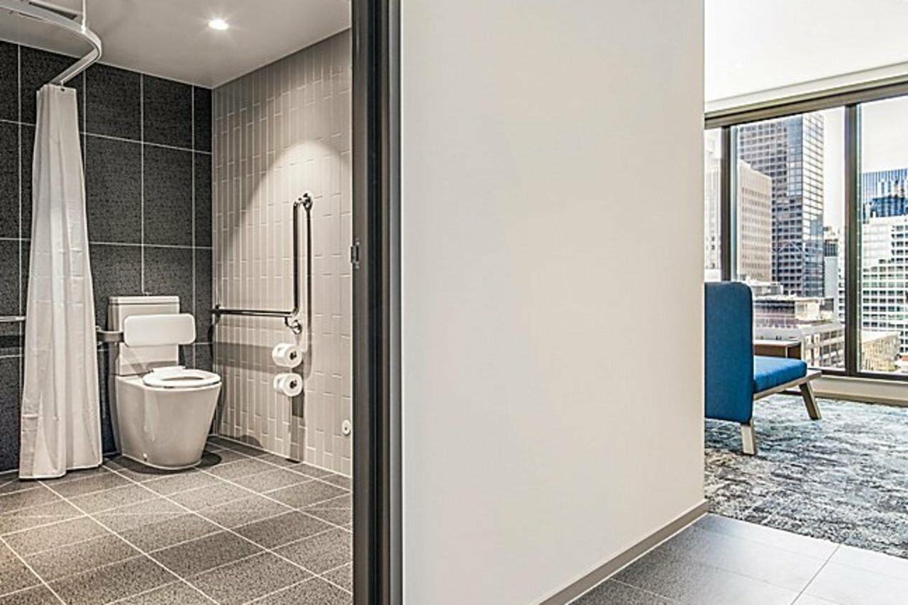 Фото Holiday Inn Express Melbourne Little Collins