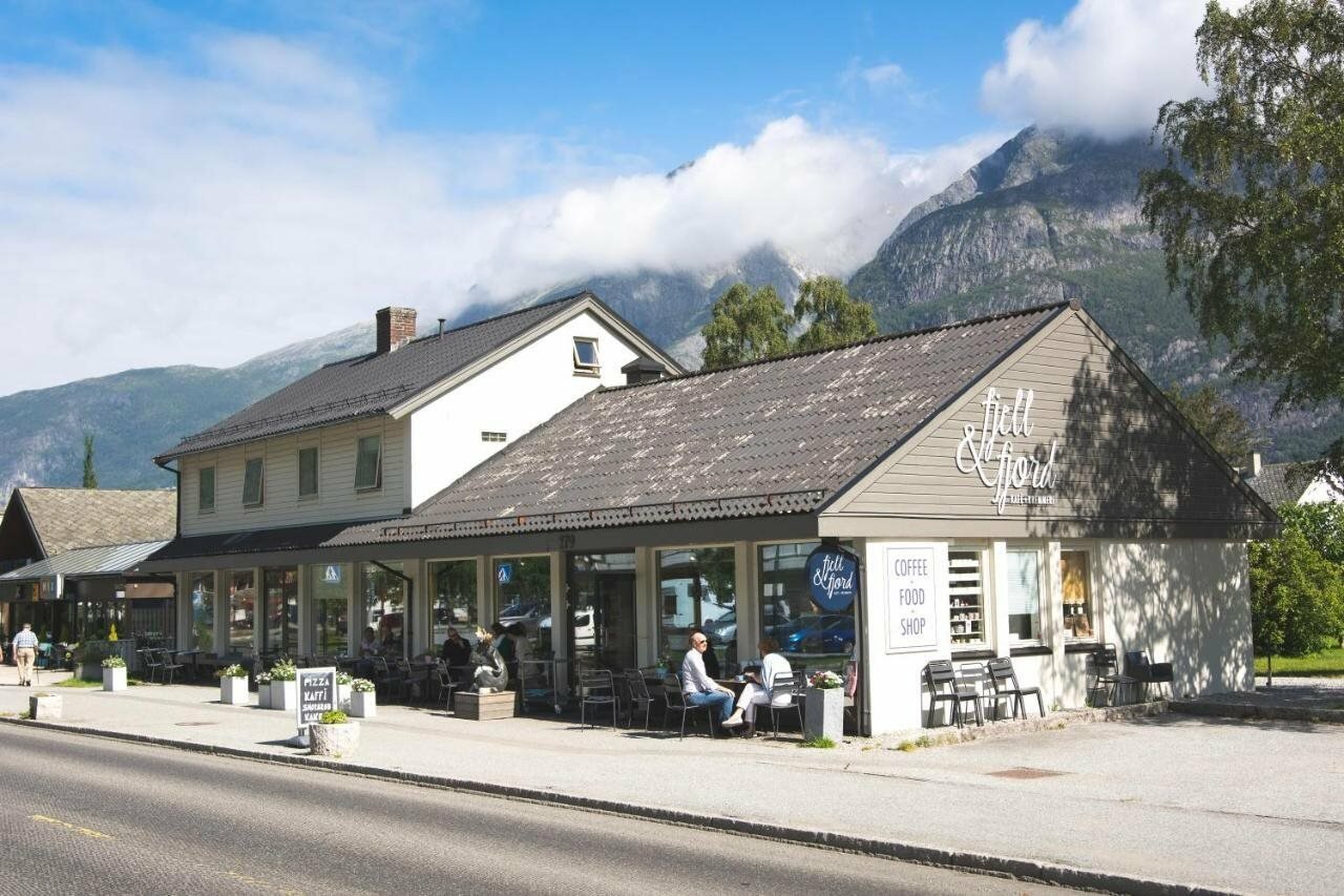 Фото отеля 1