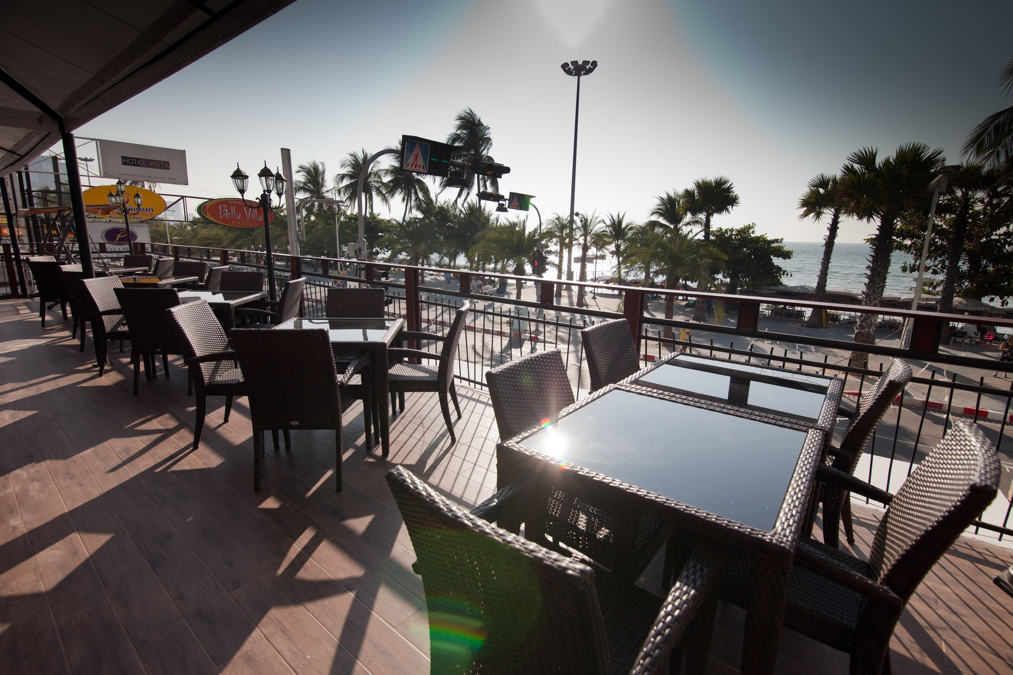 Фото The Beach Front Resort Pattaya