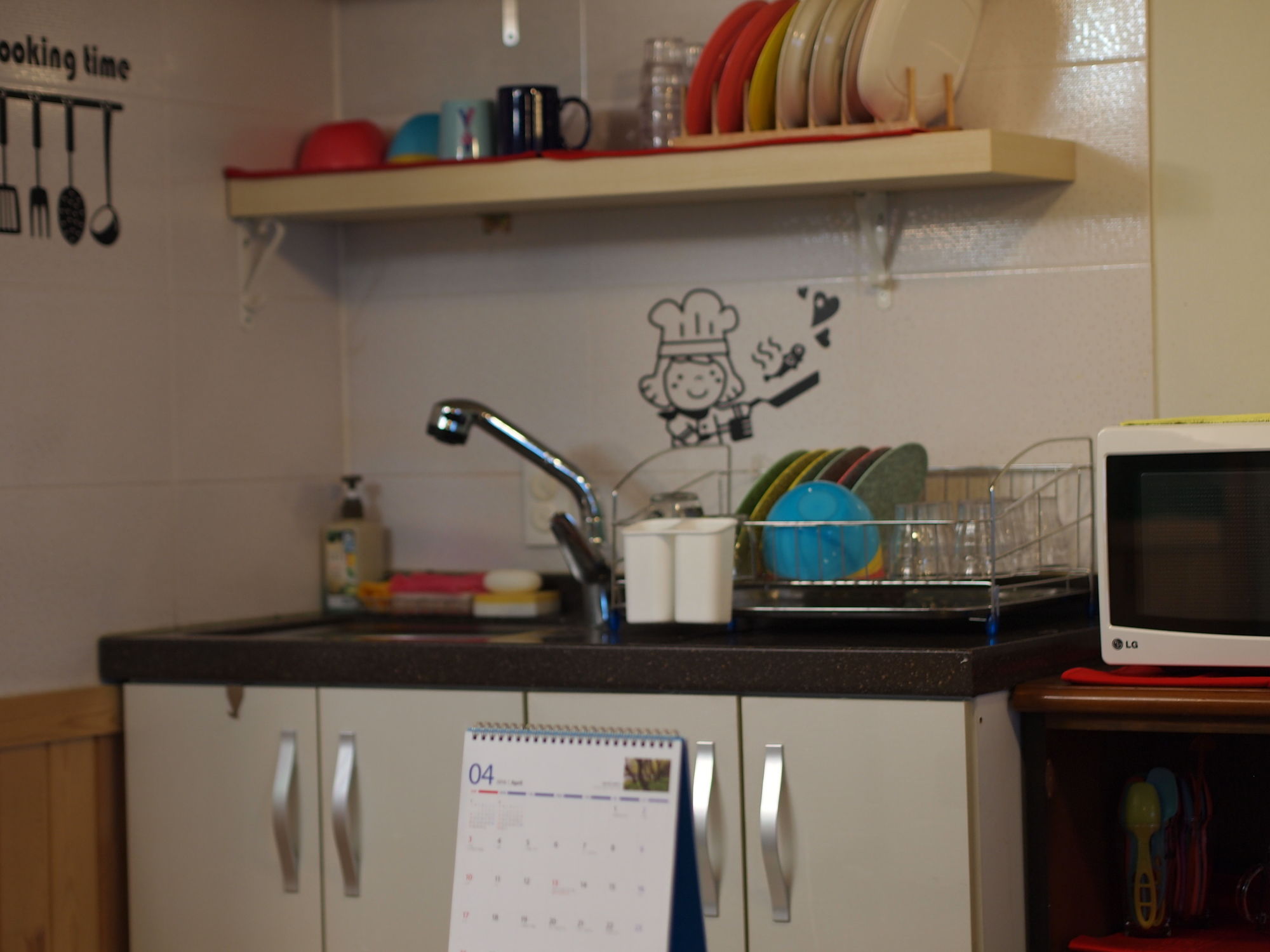 Фото Dongbaekseom Guesthouse - Hostel