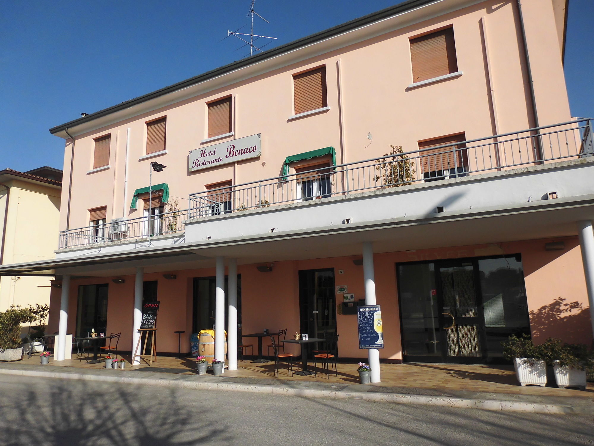 Фото Hotel Benaco Bee Free