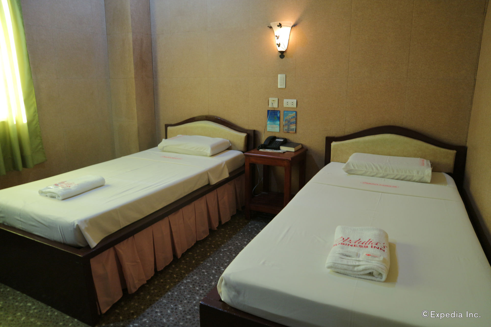 Фото Obdulia's Business Inn