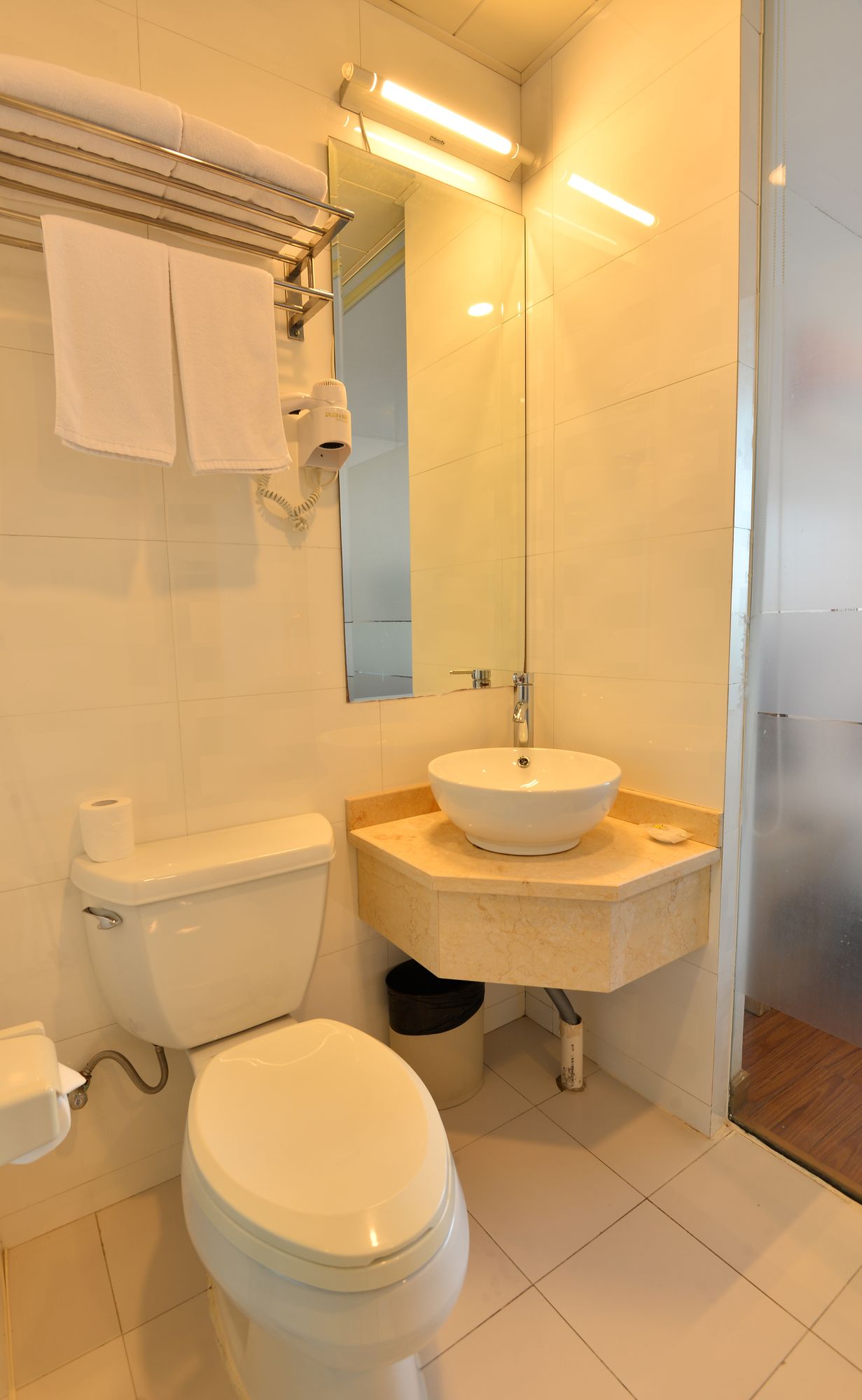 Фото Shanghai Joyful Yard Hotel