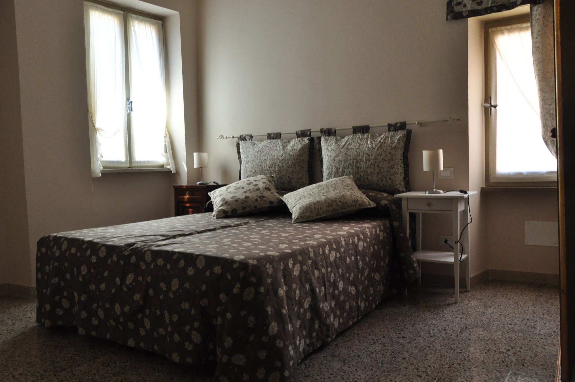 Фото Le Finestre Sul Borgo Rooms