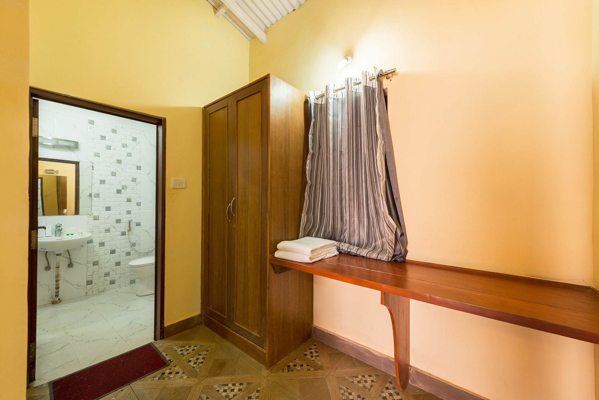 Фото Treebo Trip Rosefield Heritage