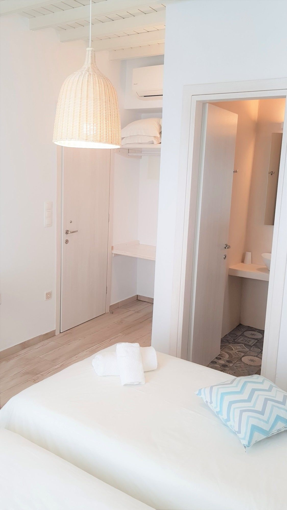 Фото Hotel Lefteris