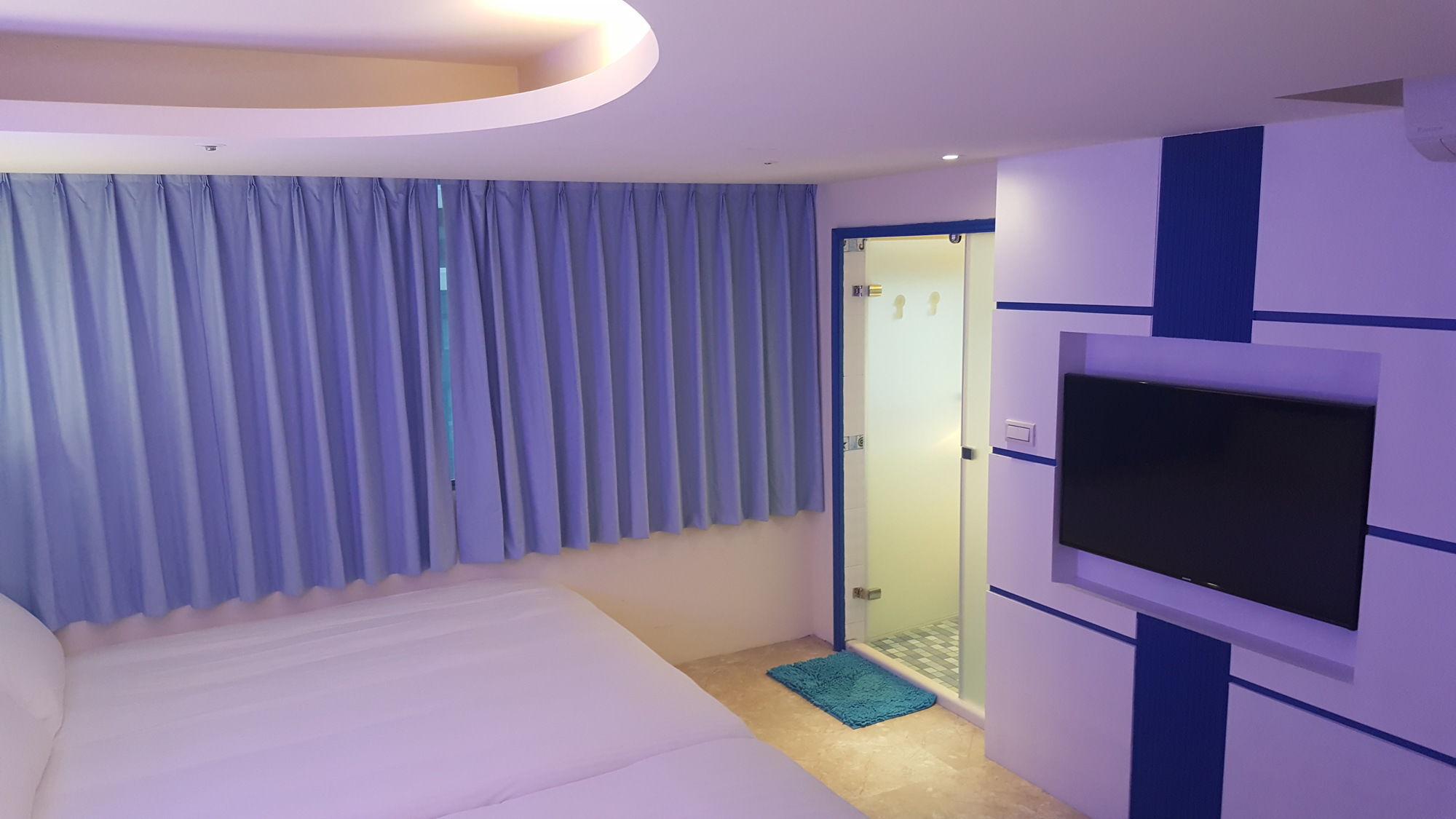 Фото Honey Prince Hotel