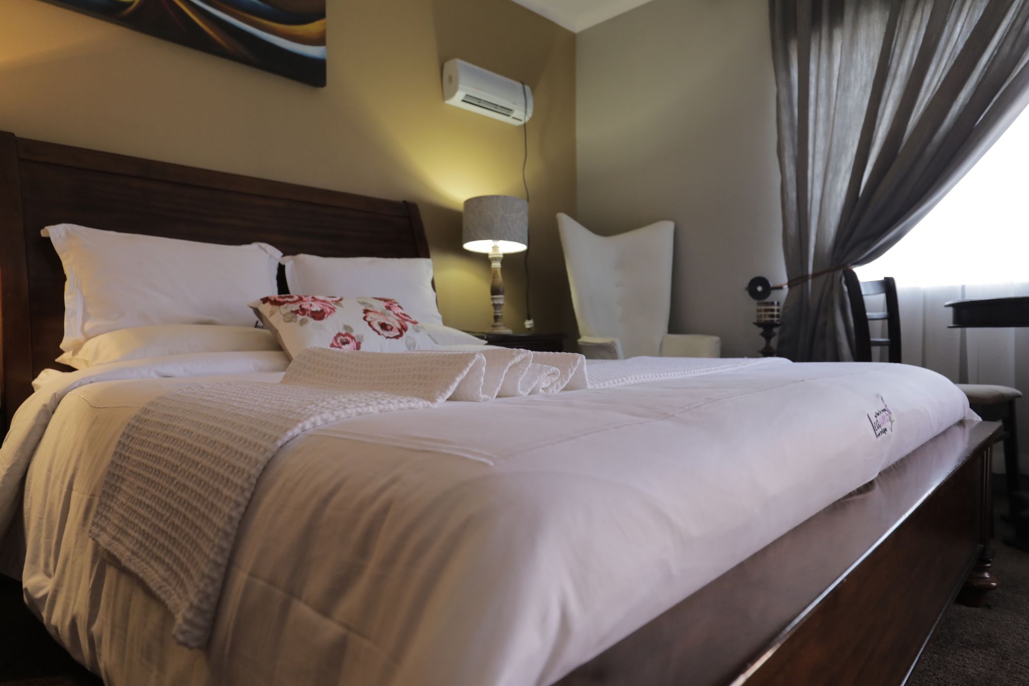 Фото Ledumo Lodge