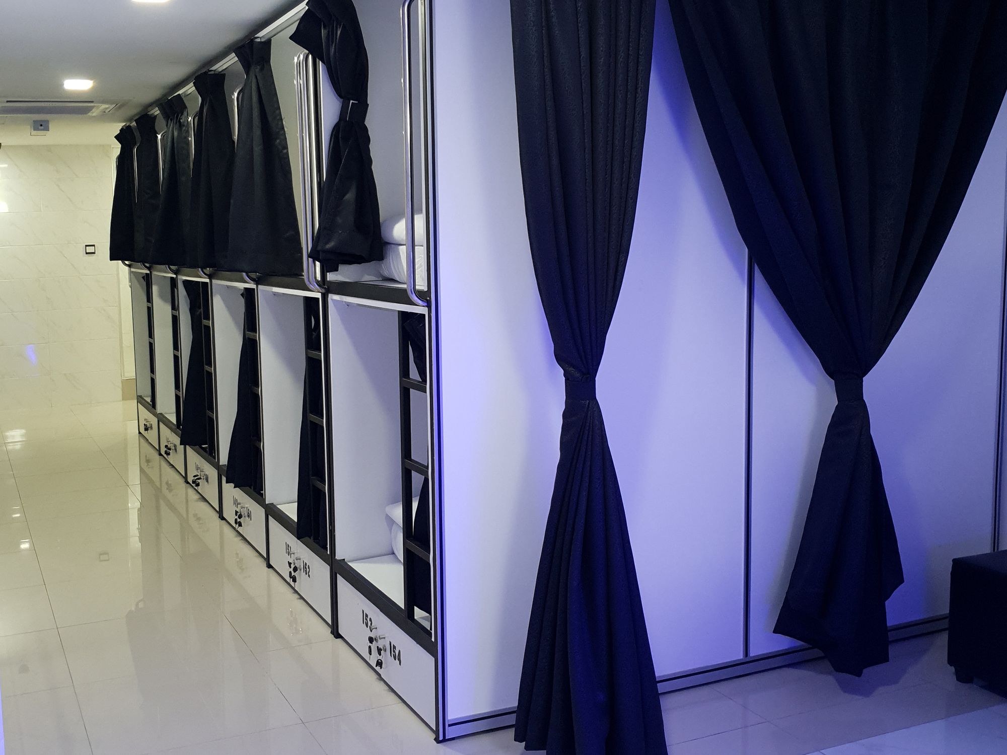 Фото 21 Capsule Hotel Bukit Bintang