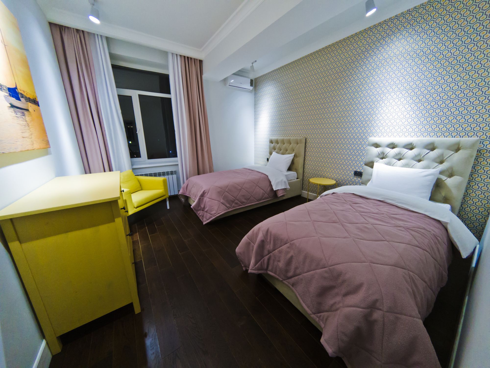 Фото Opera Apartments