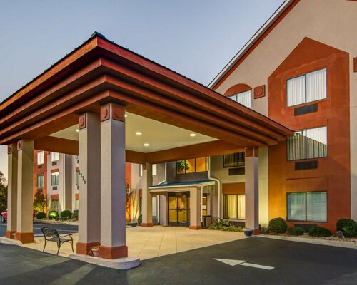 Гостиница Quality Inn & Suites Conference Center в Ревелстоке