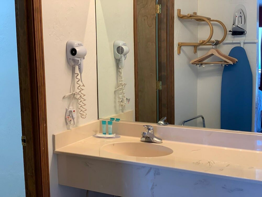 Фото Red Carpet Inn Medford