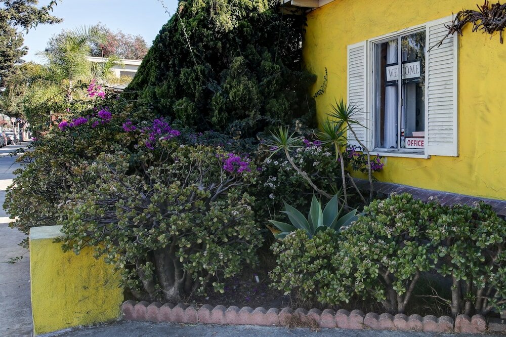 Фото Pavilions Motel