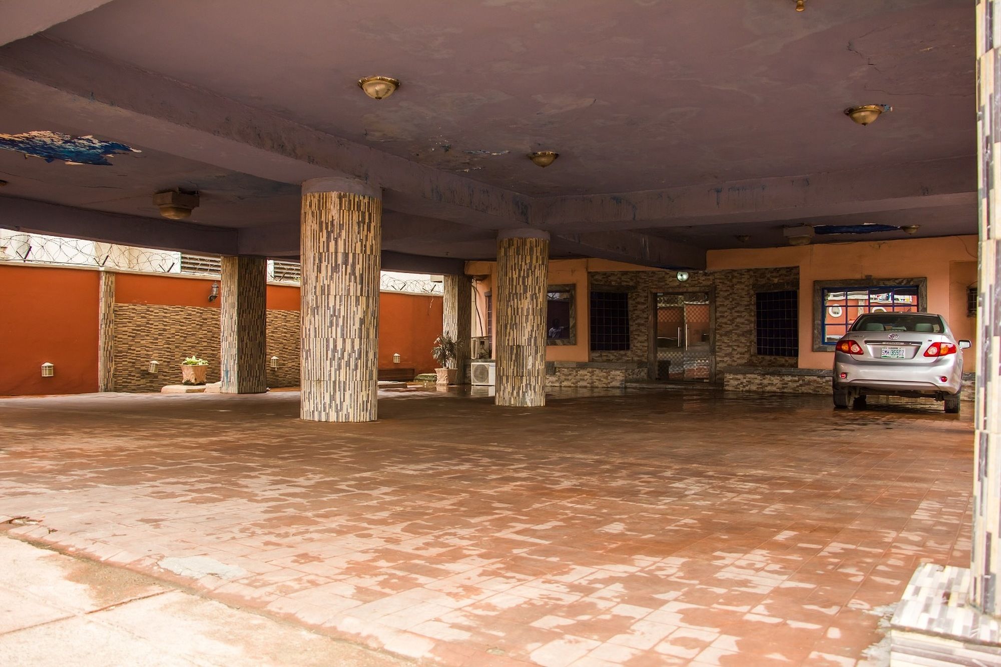 Фото Bluenest Hotel