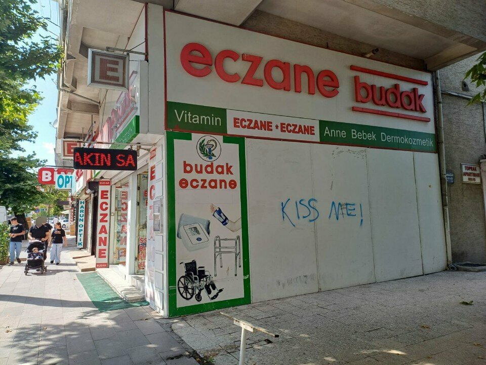 Aptek Budak Eczanesi, , foto