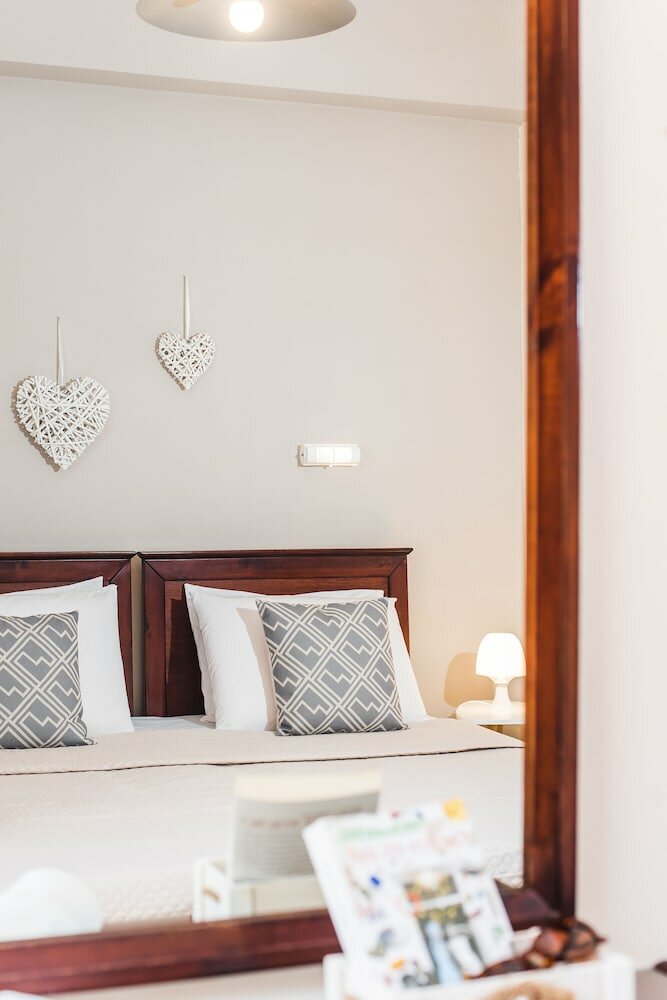 Фото Mirage Studios