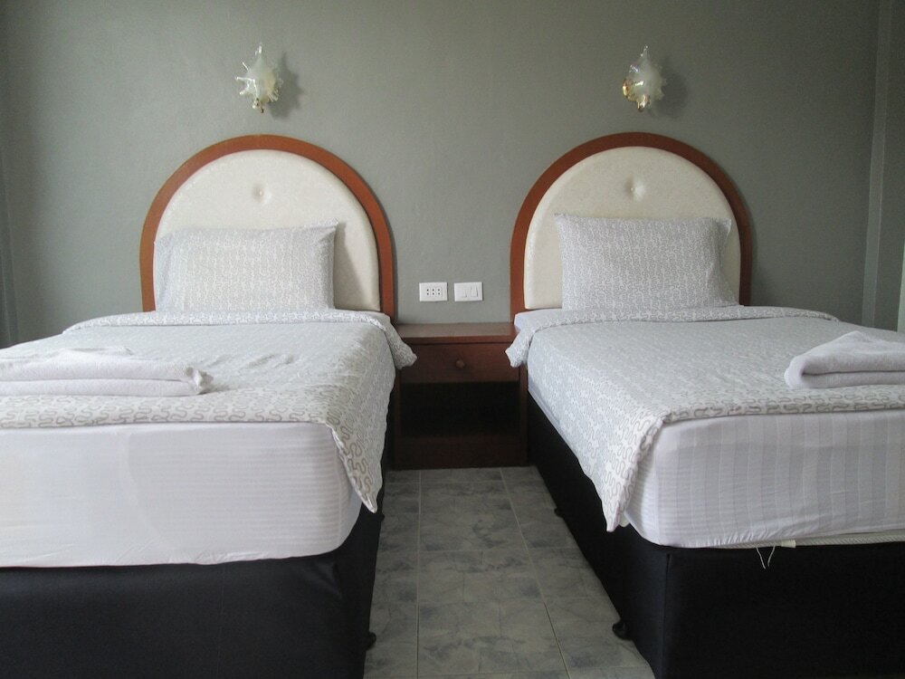 Фото Pineapple Guesthouse