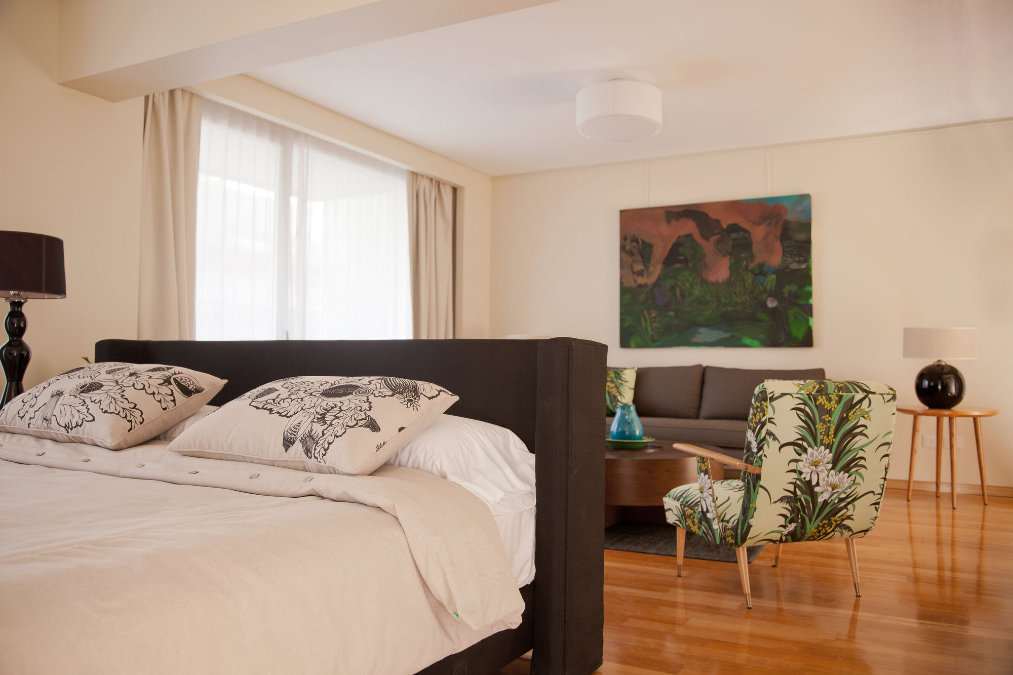 Фото Art Suites & Gallery