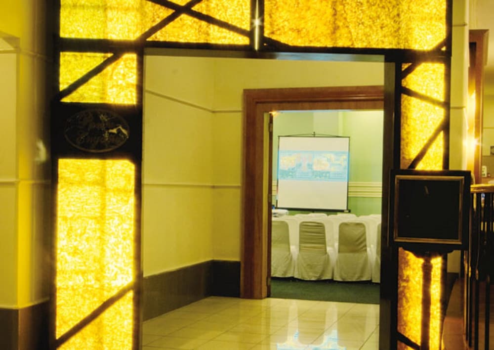 Фото The Bellavista Hotel