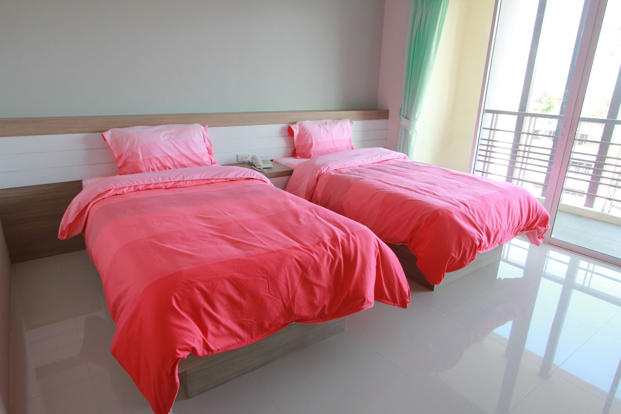 Фото Kamon Thara