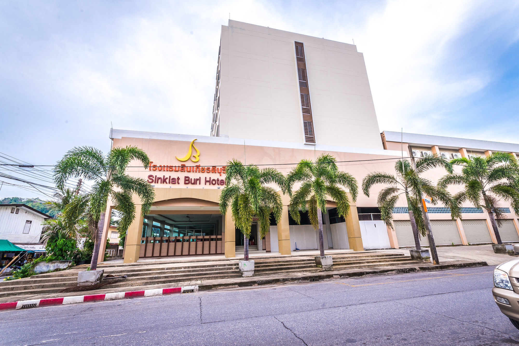 Фото отеля 2