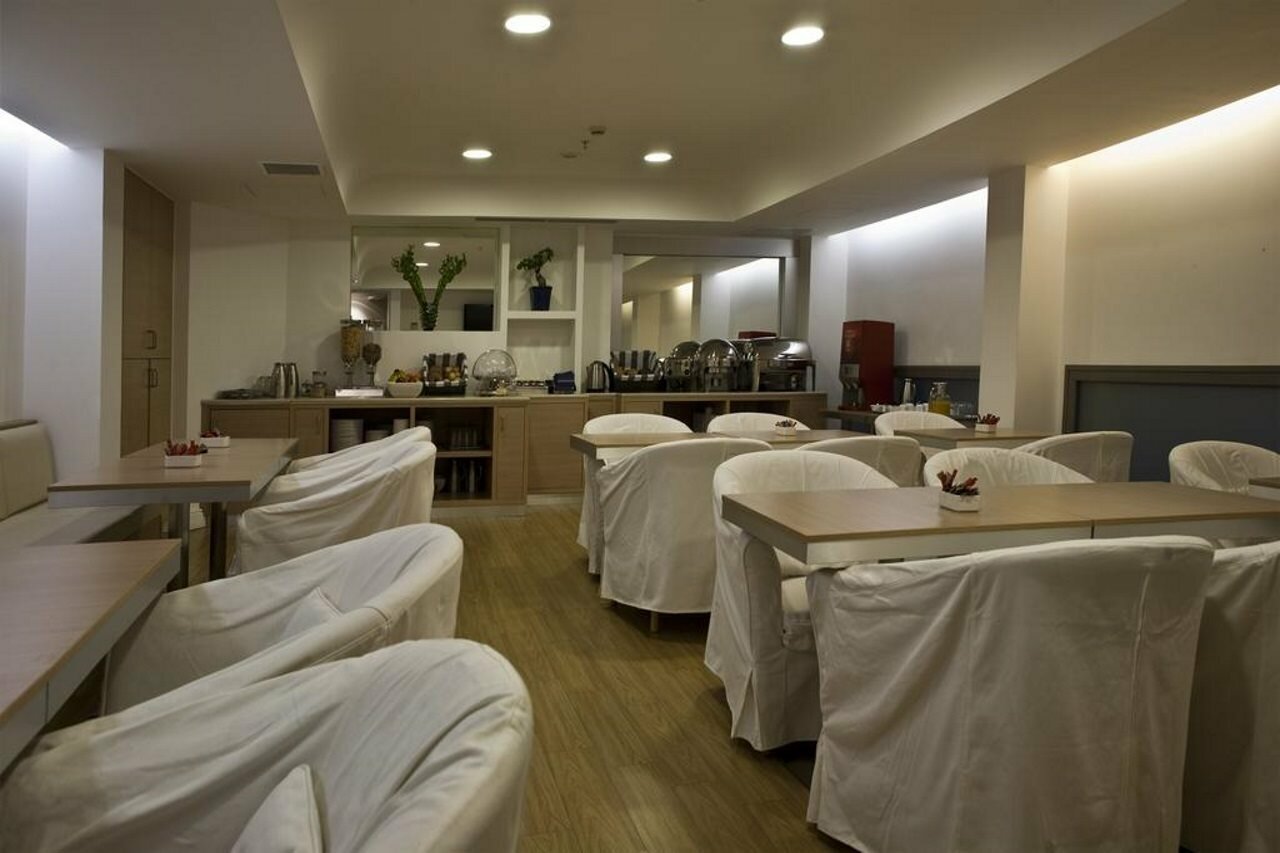 Фото Chic Athens Hotel