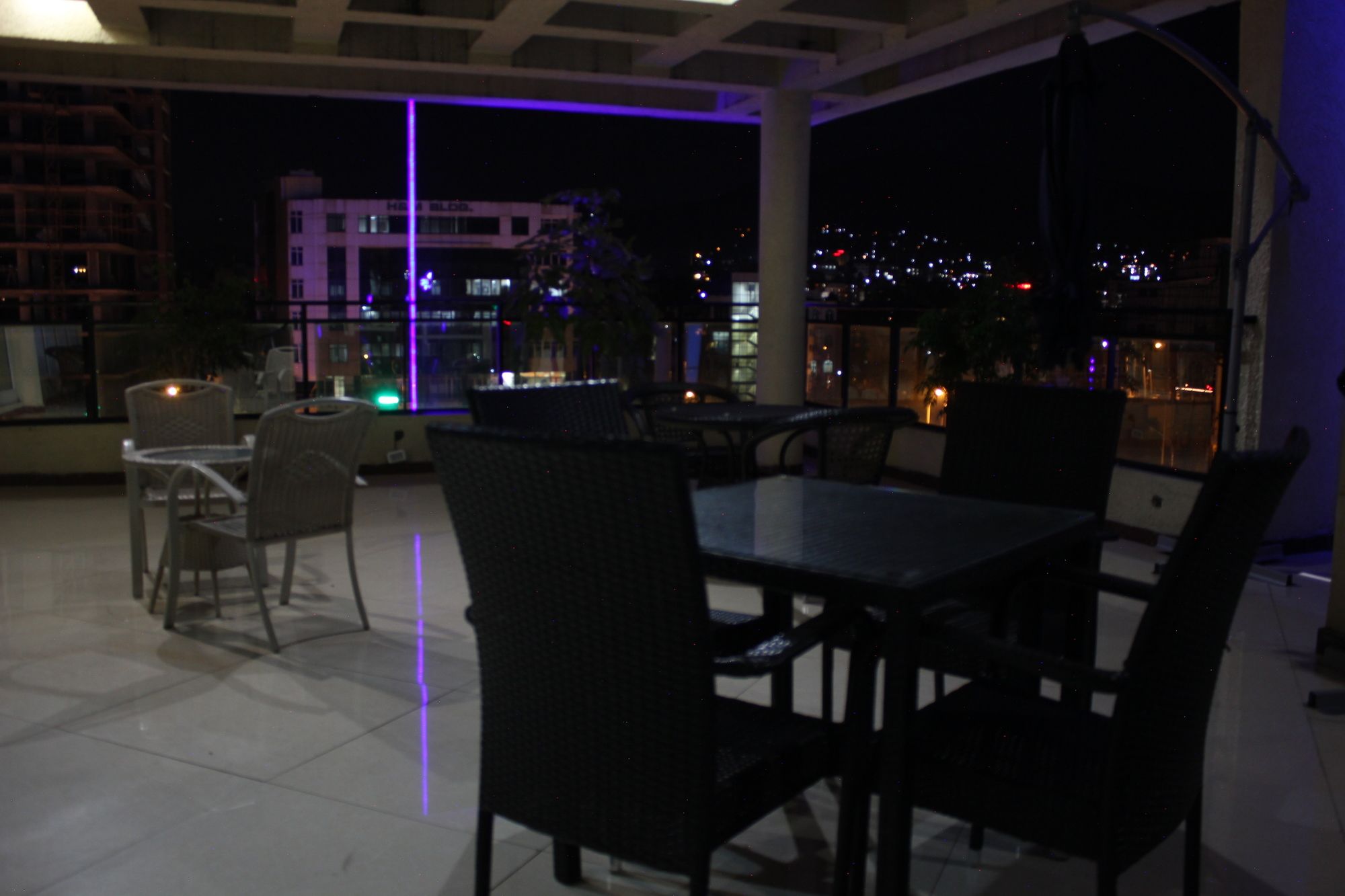 Фото Blue Birds International Hotel