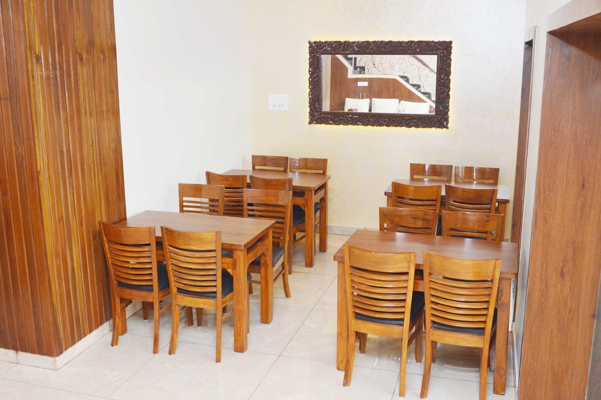 Фото Hotel Ak International