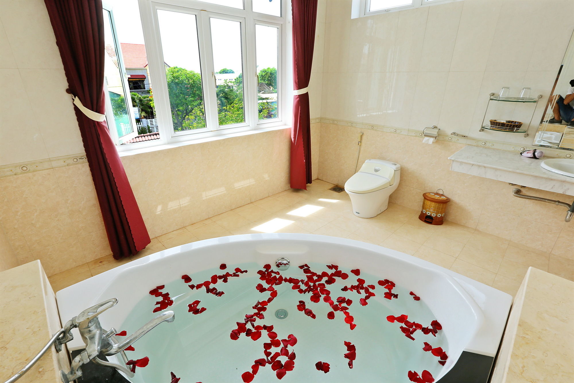 Фото Well-To-Do Villa