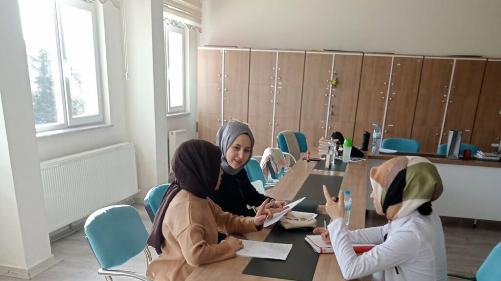 تعليم ثانوي Kirsehir High School ، ، صورة