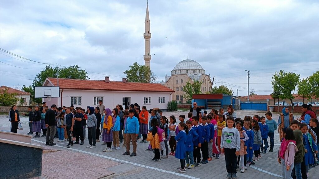 School Sehit Azam Gudendede Middle School, Eskil, photo