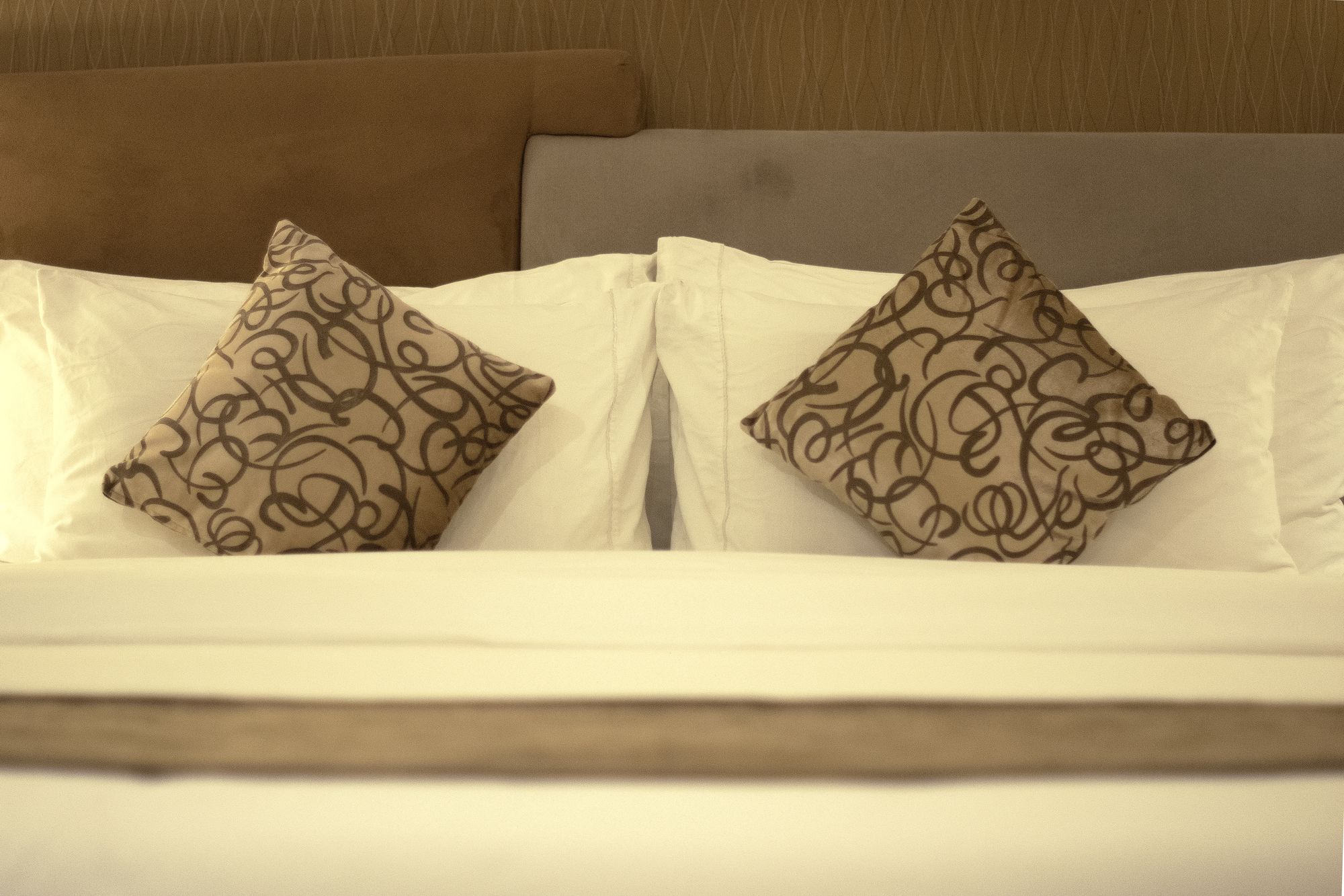Фото Ironwood Hotel