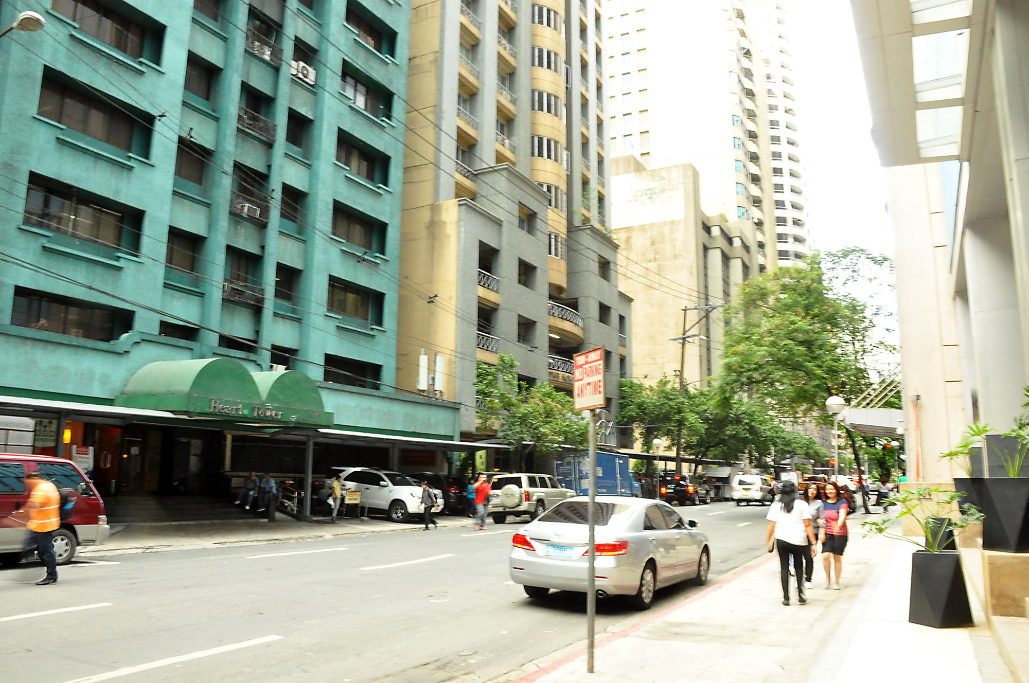 Фото CSuites at Two Central Residences