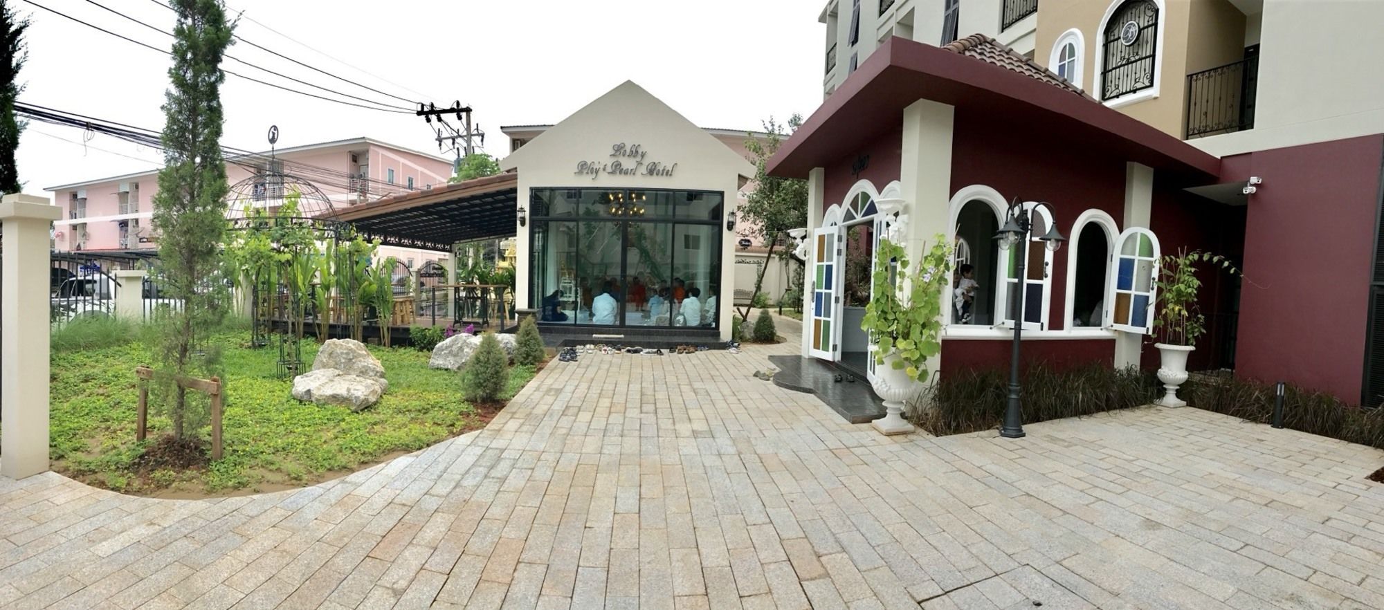 Фото Ploy's Pearl Hotel