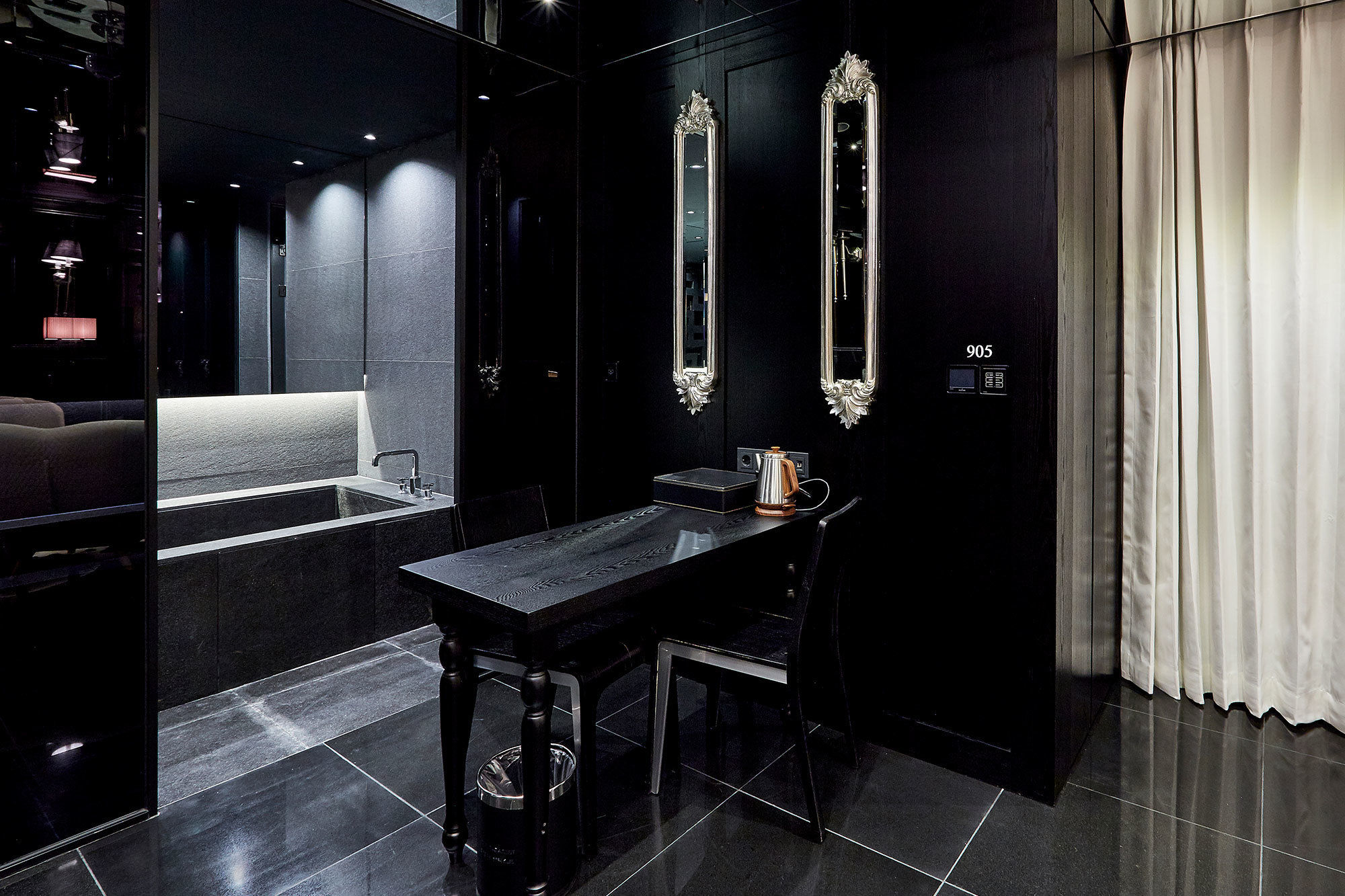 Фото Hotel The Artist Yeoksam