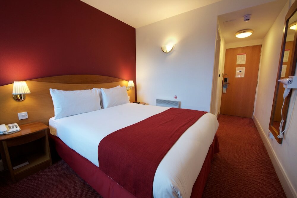 Фото Waterloo Hub Hotel & Suites