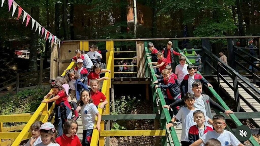 مدرسة Altay Fountain Middle School ، اسطنبول، صورة