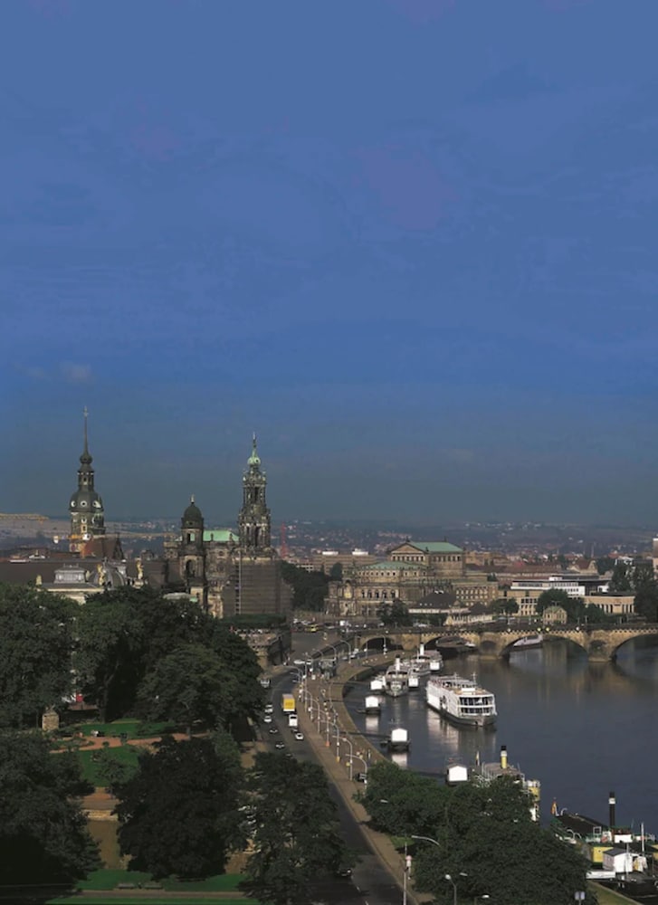 Фото Hotel Am Terrassenufer