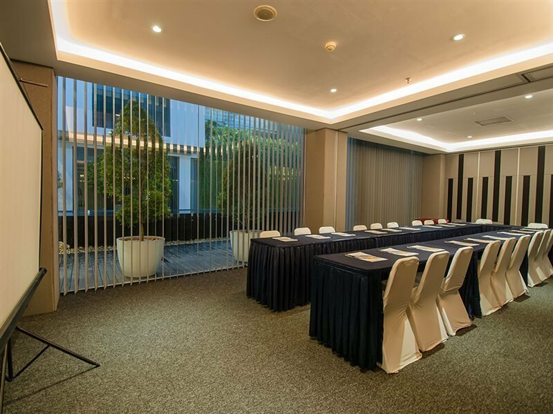 Фото Fm7 Resort Hotel Bandara Jakarta Airport