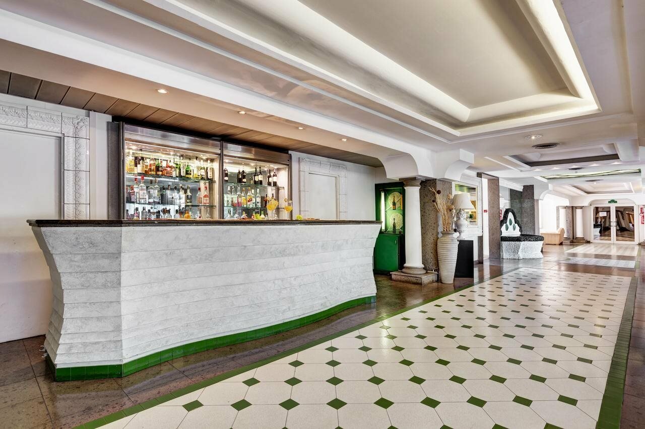 Фото Hotel Aris Garden